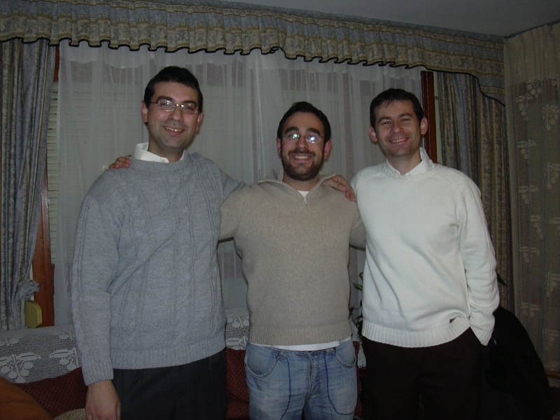 La foto de los tres hermanos, una vez más...